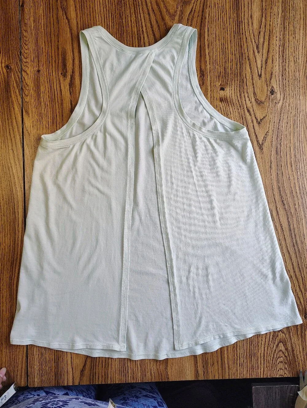 Lululemon All Tied Up Tank Top Very Light Green Spring cotton sz 8 (M).
